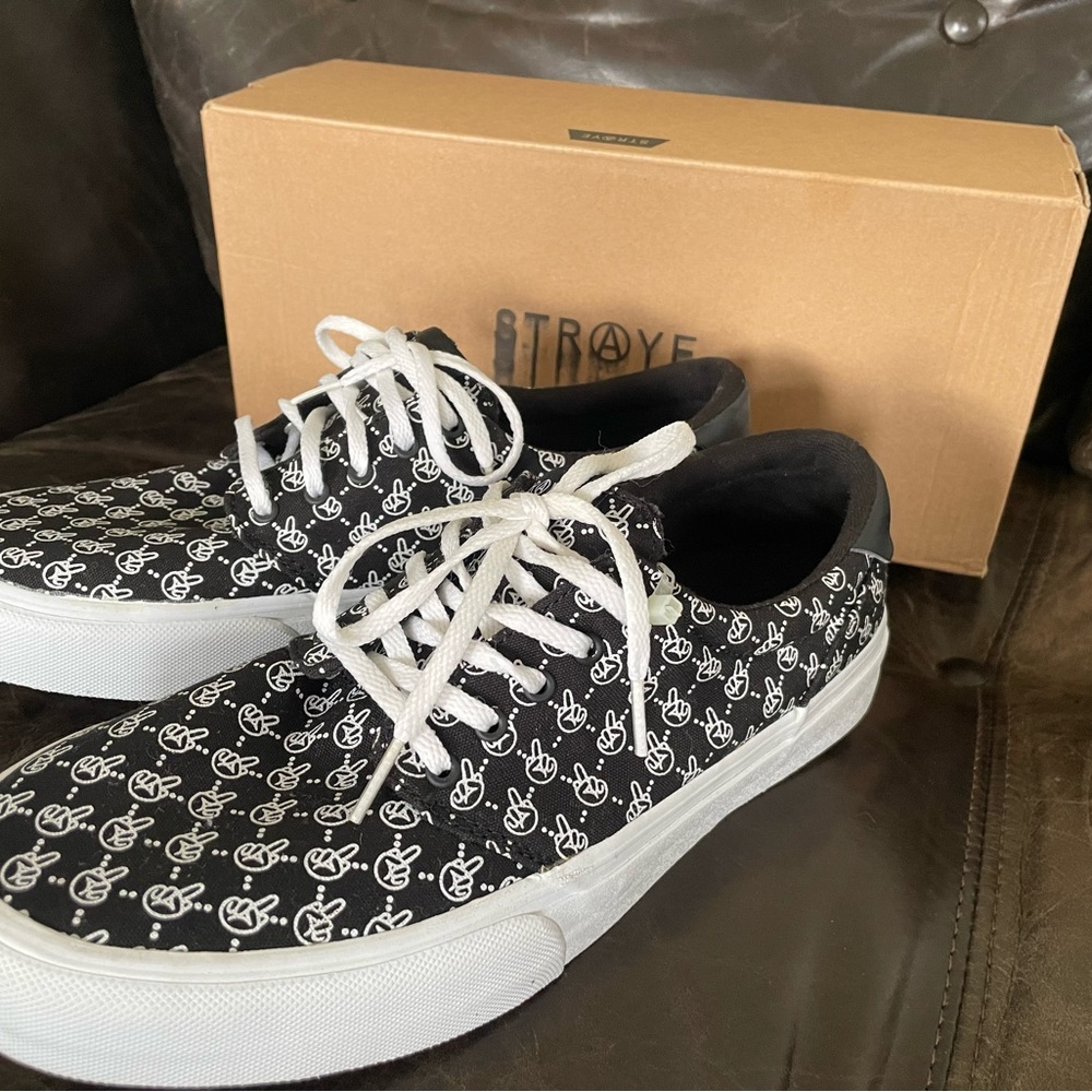 Skateboarding shoes made by Straye size 10